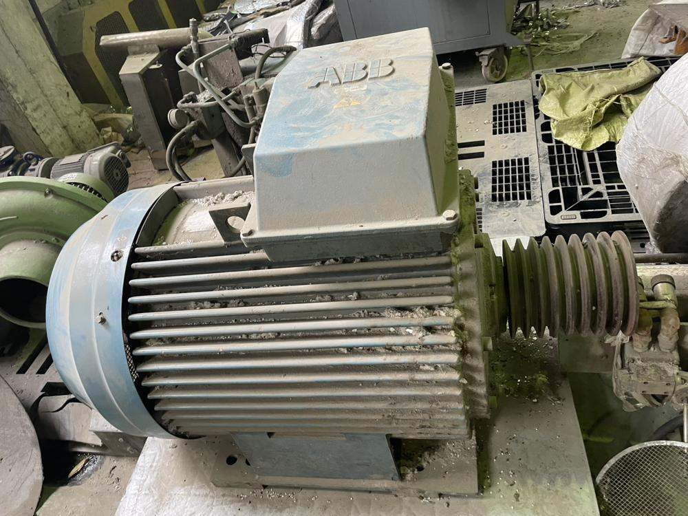 【中古】ABB製モーターの詳細画像｜2枚目